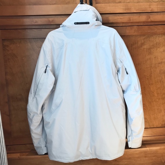 MOUNTAIN HARDWEAR SNOWBOARDING / SKI JACKET - Picture 2 of 14